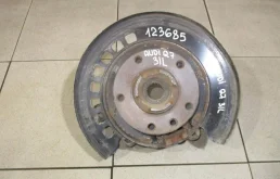Кулак поворотный задний левый Audi Q7 2008 4L