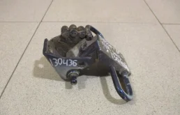 Петля двери передней правой нижняя Volkswagen Passat B5