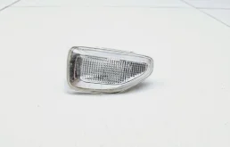 Повторитель на крыло правый Renault Logan 2 L52
