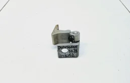 Петля двери Volkswagen Polo 5