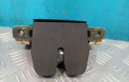 Замок багажника для Opel Astra 2011 года на фотографиях