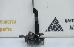 Замок капота для Toyota Corolla 2007 года на фотографиях