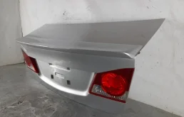 Крышка багажника для Honda Civic 2005 года на фотографиях