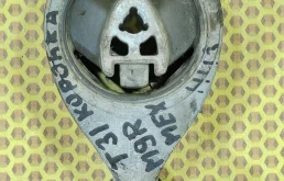 Опора КПП Nissan Xtrail 2010 11360JD70A T31 M9R, задняя