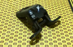 Петля двери Nissan Note 2011 824212F030 E11 HR16DE, задняя правая