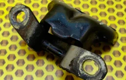 Петля двери передняя нижняя Nissan Qashqai 2008 80420BU030 J10 HR16DE, правая