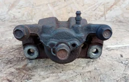 Суппорт задний правый для Suzuki Grand Vitara на фотографиях