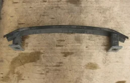 Усилитель переднего бампера для Subaru Legacy 2013 года на фотографиях