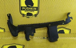 Дефлектор радиатора Nissan Juke 2011 628231KC5A F15 MR16DDT, левый