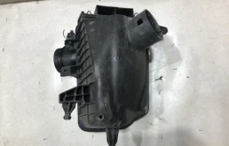 Корпус воздушного фильтра для Nissan X-Trail 2012 года на фотографиях