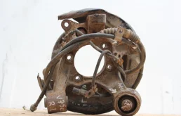 Кулак задний левый для Mitsubishi Pajero на фотографиях