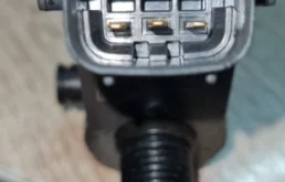 Форсунка топливная для Volvo XC90 2016 года на фотографиях