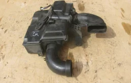 Впускной коллектор для Hyundai Solaris 2010 года на фотографиях