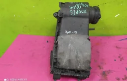 Корпус воздушного фильтра для Audi Q7 на фотографиях