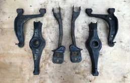 Рычаг задний правый верхний для Suzuki Grand Vitara 2012 года на фотографиях