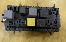 Блок реле на mercedes w166 x166 c292 w463