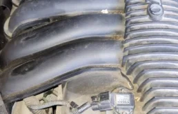 Двигатель без навесного для Volvo C30 2006 года на фотографиях