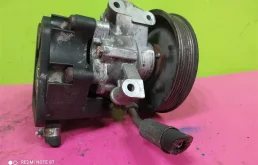 Насос ГУР для Mercedes-Benz Sprinter 2008 года на фотографиях