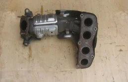 Выпускной коллектор для Toyota RAV4 на фотографиях