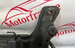 Подрамник двигателя для Hyundai Matrix 2008 года на фотографиях