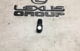 Парктроник передний для Toyota RAV4 на фотографиях