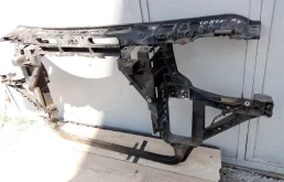 Панель радиатора (телевизор) для BMW X3 2008 года на фотографиях