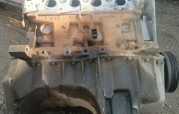 Двигатель для Renault Logan 2005 года на фотографиях