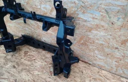 Подрамник двигателя для Mitsubishi Pajero 2007 года на фотографиях