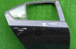 Дверь SKODA OCTAVIA A7 2013- задняя правая чёрная б/у OCTAVIA A7(2013-