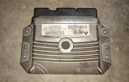 Блок управления двигателем Renault Scenic 2 K4M760