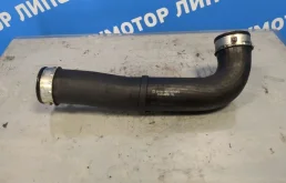 Патрубок интеркулера Volkswagen Passat B6 BXE 1.9