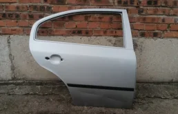 Дверь задняя правая Skoda Octavia A4