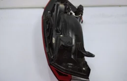 Фонарь внешний левый для Skoda Rapid 2020 года на фотографиях