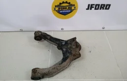 Рычаг передний правый верхний для Mitsubishi Pajero 2007 года на фотографиях