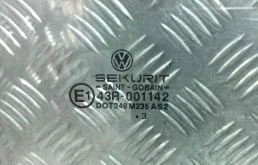 Стекло двери передней правой Volkswagen Polo 4 поколение (2001-2005) бензин 1.4 i Механика 5-дв, х/б
