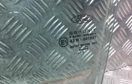 Стекло двери передней левой Ford Focus 1 поколение [рестайлинг] (2001-2005) бензин 1.6 i Механика 5-дв, х/б