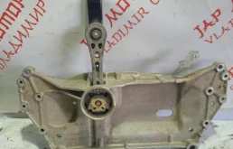 Подрамник двигателя Volkswagen Touran BLP 2005