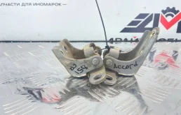 кронштейн двери Honda Accord 2005 CL9 K24A3