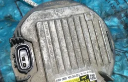 Блок розжига ксенона для Toyota RAV4 2017 года на фотографиях