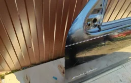 Дверь передняя левая для Ford Explorer 2013 года на фотографиях