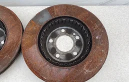 Диски тормозные передние (комплект) для Mercedes-Benz E class 2021 года на фотографиях