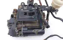 Компрессор пневмоподвески задний для Audi Q7 2018 года на фотографиях