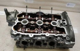 головка блока цилиндров левая Volkswagen Touareg 2 7P6 2011