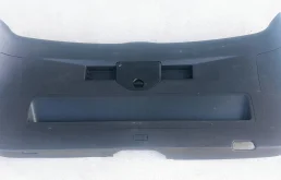 обшивка крышки багажника Volkswagen Touareg 2 7P6 2012