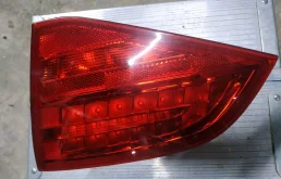 Фонарь в крышку Audi A4