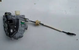 замок двери передней правой Audi A4 B8/8K  2010