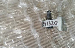 петля двери правой Volkswagen Touareg 2  2013