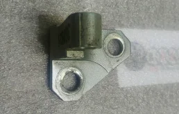 петля двери передней правой Volkswagen Passat CC  2008