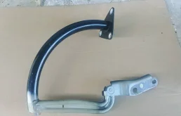 петля крышки багажника правая Volkswagen Passat B6  2013