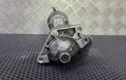 Стартер Nissan Juke F15 2012 233003329R